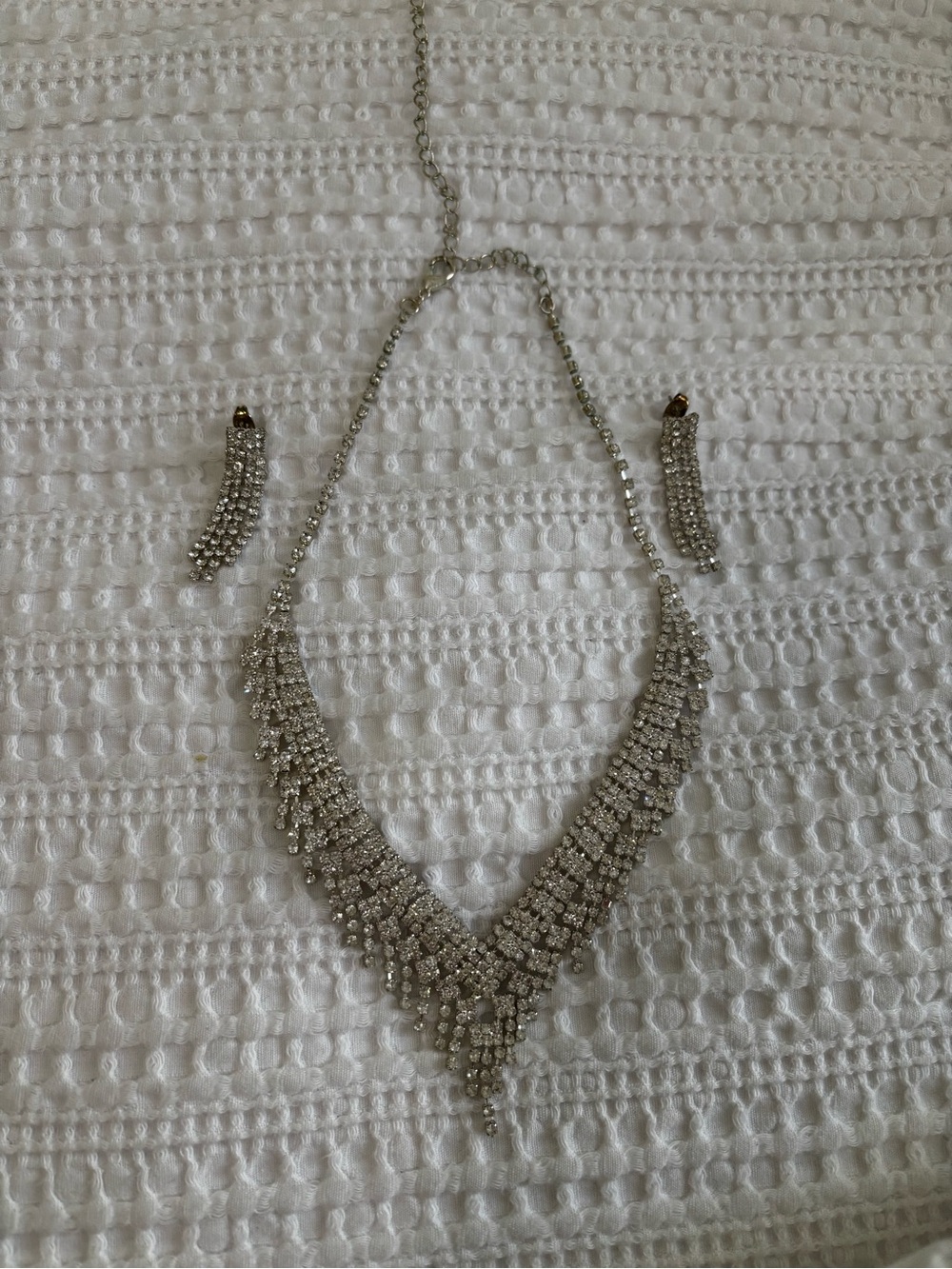 Rhinestone V-Front Statement Necklace and Earrings Set - Silver Tone